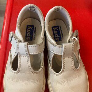 Little Girl's Size 9 White Mary Jane Keds Shoes